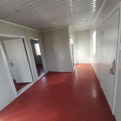 Containers préfabriqués détachables fonctionnels maisons de bureaux avec toilettes