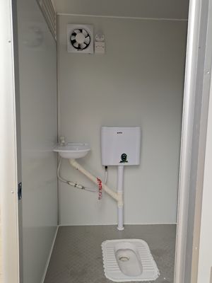 Salle de douche en acier portable en extérieur Temporaire Camping modulaire Salle de douche publique