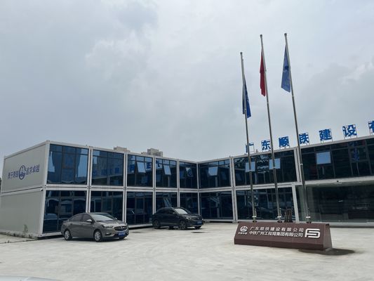 BOX SPACE Bureau de chantier préfabriqué avec cadre en acier et murs en verre