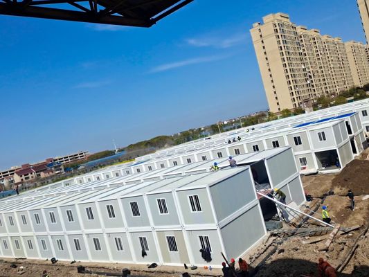 Maison en conteneurs de luxe haut de gamme maison préfabriquée modulaire maison cubica maison en conteneurs maisons préfabriquées avec 4 chambres et balcon
